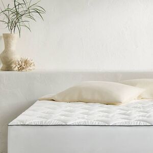 Casaluna - Queen Premium Cooling Mattress Pad - Casaluna White